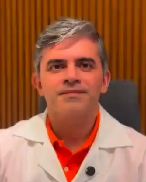Dr. Daniel Moura